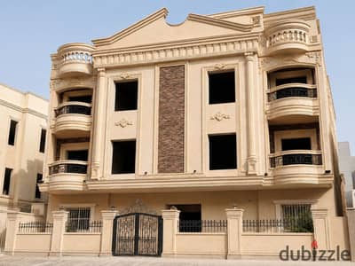 اكبر - شقه - بفيلات القرنفل -استلام فوري -بالتجمع الخامس -القاهرة الجديدة