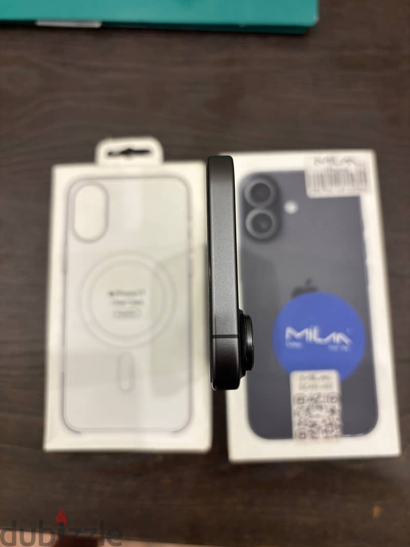 Apple - iPhone 17 4