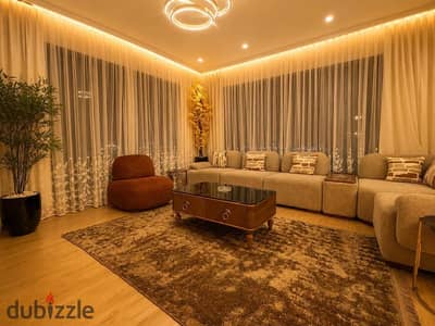 Furnished & AC hotel duplex for rent in Casa Beverly Hills. 3 beds (1 master), 3 baths, private garden & garage. Ready to move in.