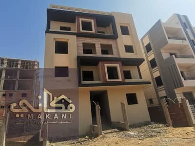 If you are an investor and looking for a great investment opportunity, this is the perfect chance to own a 300 sqm rooftop in Zone 15. T
