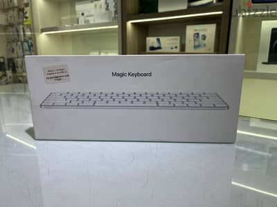 Apple Magic Keyboard | USB-C | Touch ID | Numeric | White/Black