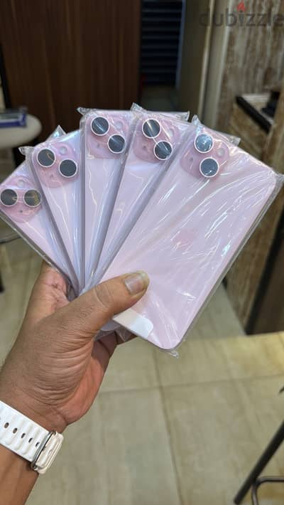 آبل - آيفون 15 بلس