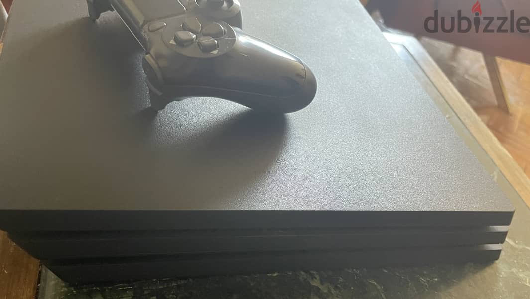 Play station 4 pro 1