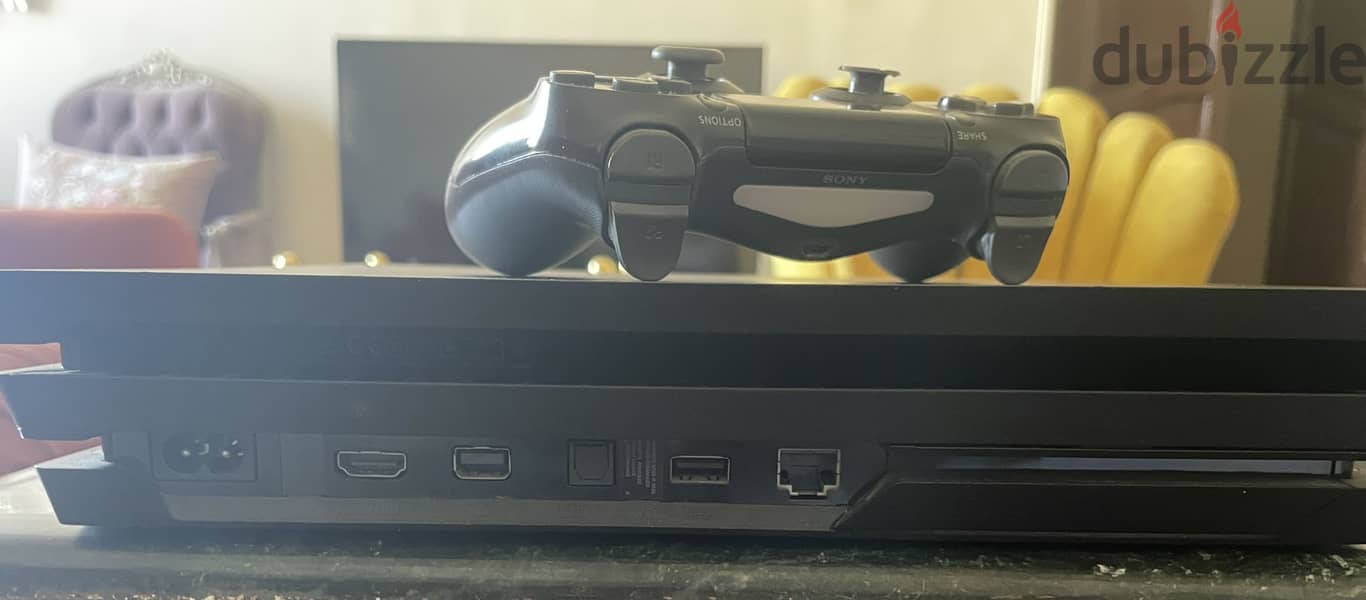 Play station 4 pro 2