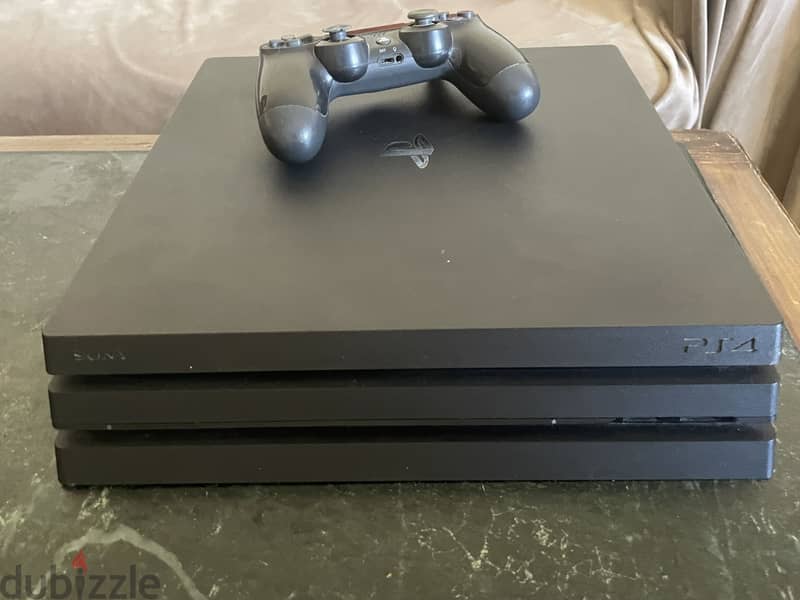 Play station 4 pro 3