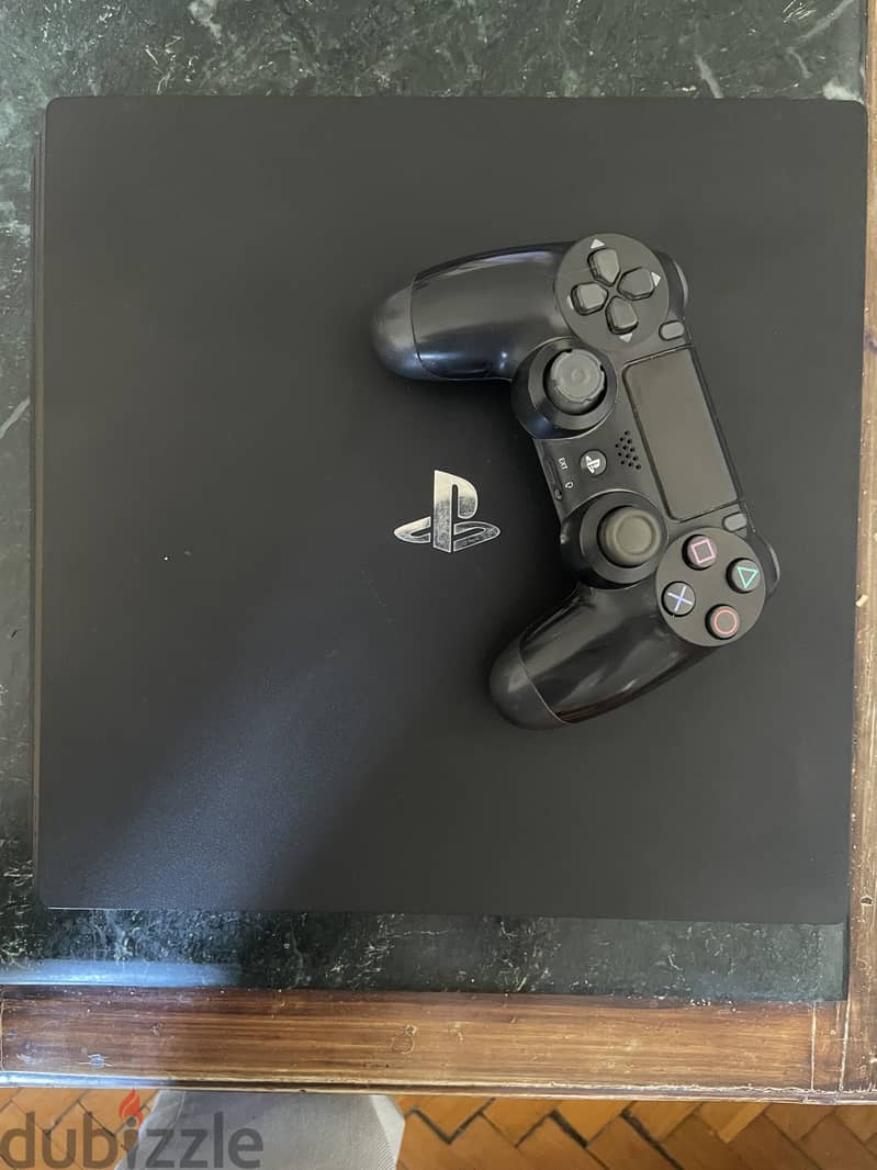 Play station 4 pro 4