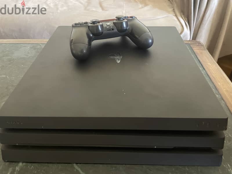 Play station 4 pro 7