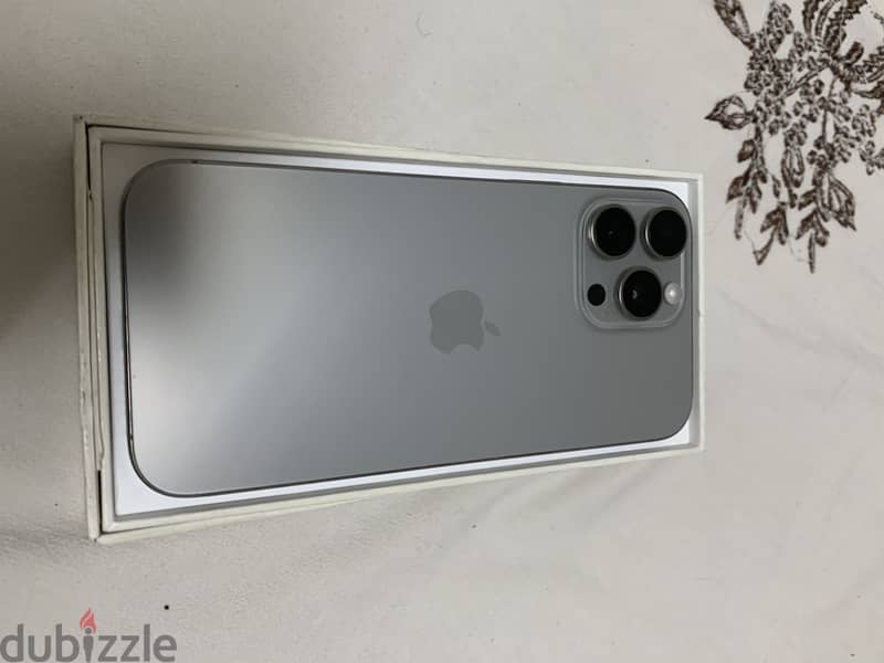 Apple - iPhone 16 Pro Max 4