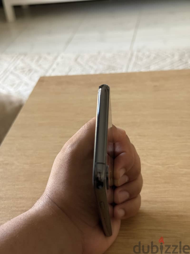 Apple - iPhone XS Max 4