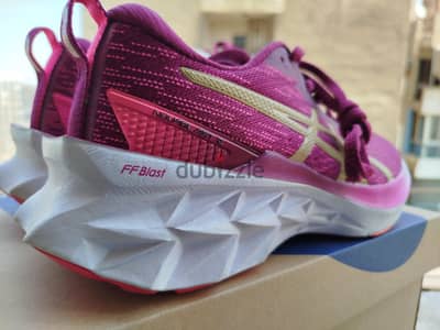 asics novablast 2