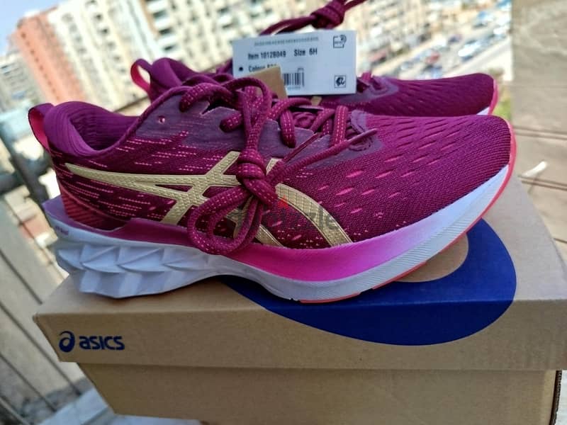 asics novablast 2 11