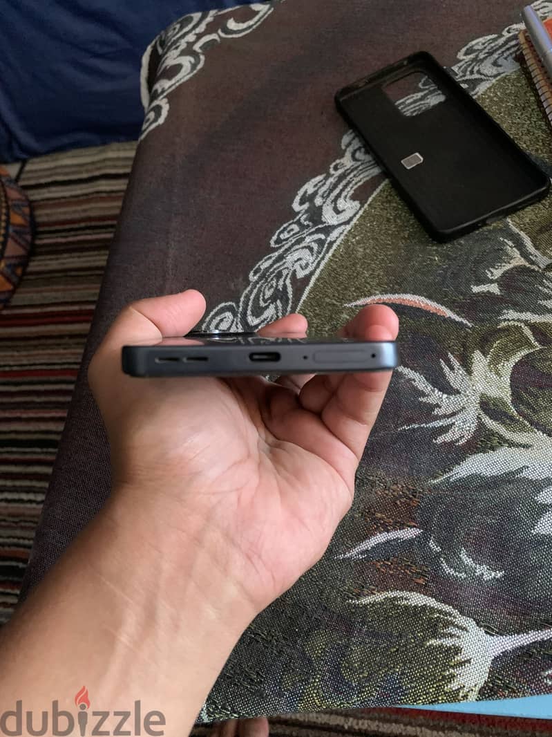OPPO Reno13 F 4