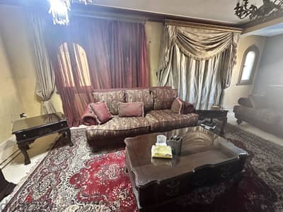 أنتريه Image مع ترابيزات