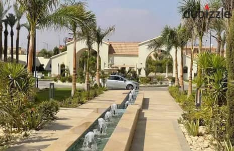 امتلك وحدتك مباشرة على طريق السويس بمقدم يبدأ من ١٠٪؜ - مدينه الشروق - القاهره الجديده - بتصميم معماري مميز .