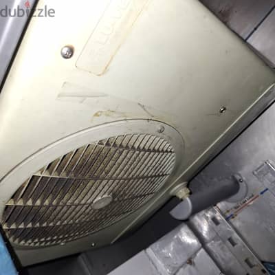 ثلاجة ايطالى بحالة ممتازة