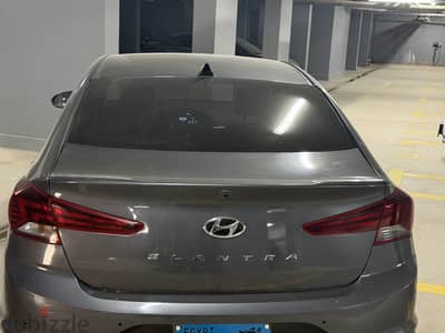 Hyundai Elantra 2025
