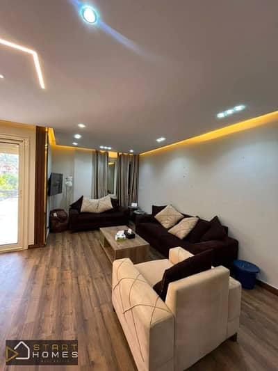 First-time occupancy ground floor apartment with a garden, in a prime location and furnished with modern furniture, close to all services.