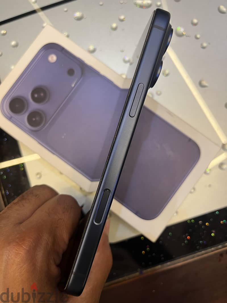 Apple - iPhone 17 Pro Max 1