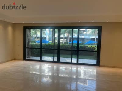 شقة Garden مميزة للايجار في El Patio 7 | 165م + Private Garden 60م | 2 Bedrooms و ACs و Kitchen مجهزة
