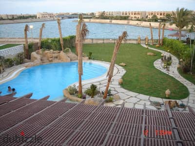 Twin House for Sale in Marina 6 – Direct First-Row Lakefront