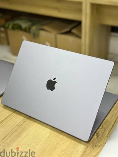 Macbook pro M2 Max 16”