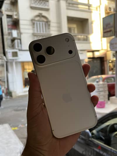 آبل - آيفون 17 برو ماكس