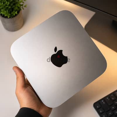 Mac mini M2 بالعلبة — حالة ممتازة + حامل هدية