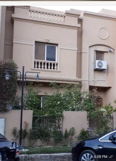 للايجار تاون هاوس فى رويال فالى  الشيخ زايد