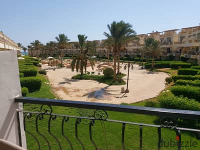Chalet directly on the pool and very close to the sea | 70 meters