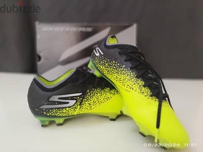 Skechers Football – Hyper Burst Pro.