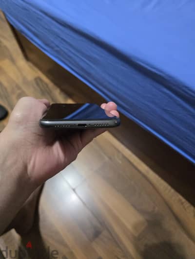 Apple - iPhone 11