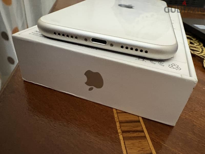 Apple - iPhone 11 1