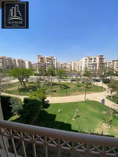 175 meter apartment for sale in Madinaty, special finishing, garden view, and street