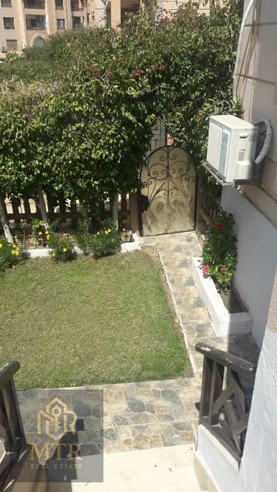 Take advantage of this excellent opportunity to rent a fully furnished, first-occupancy apartment with premium custom finishing and a private garden,
