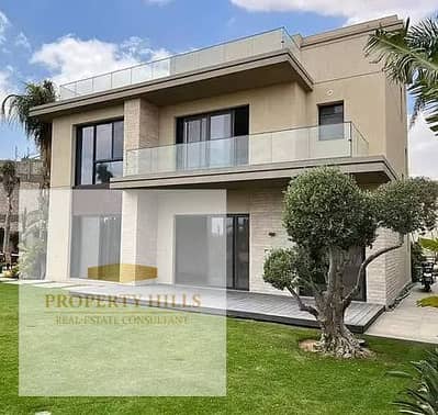 Fully finished town villa, immediate delivery, landscape view from The Estates next to Sphinx International Airport and Sodic West