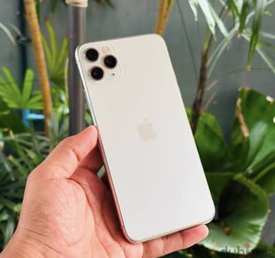 ومتاح للبدل بي ايفون 11 pro max  64 GB كسر زيرو