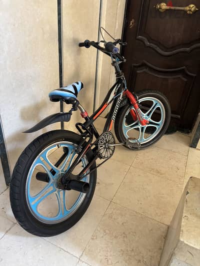 للبيع لدواعي السفر  Gomma Jupiter bmx