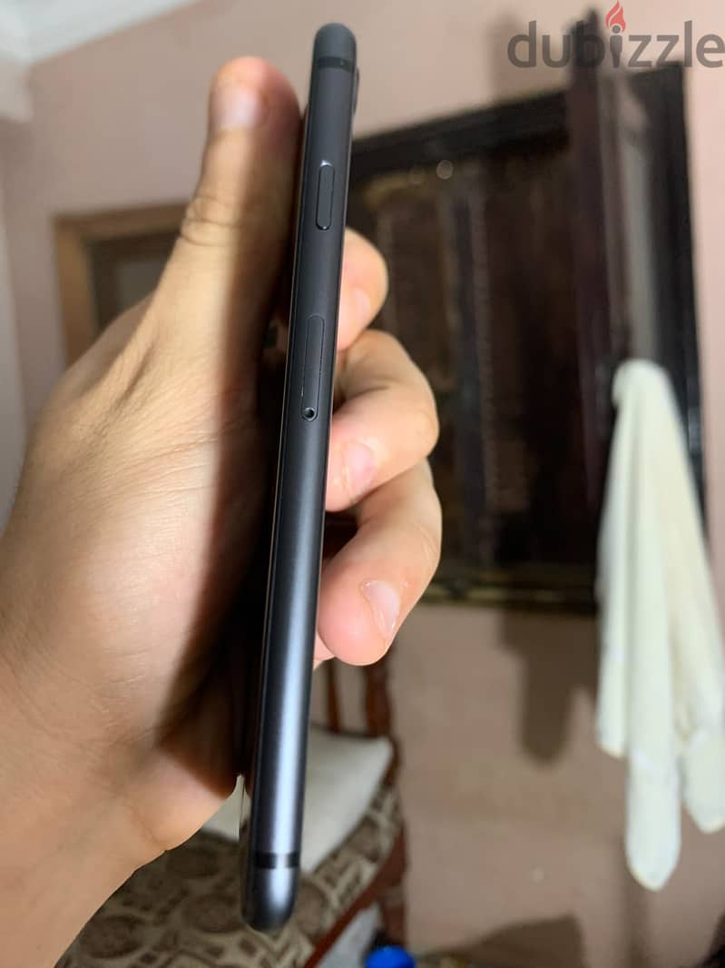 IPHONE 8 6