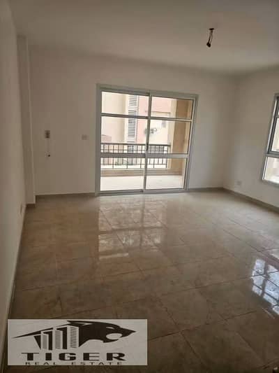 200m apartment for sale in Madinaty, view garden, area B8, first residence, repeated floor