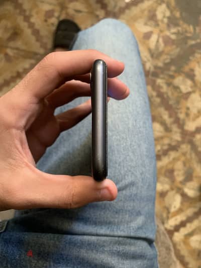 Apple - iPhone 11