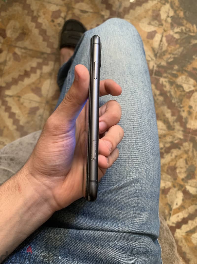Apple - iPhone 11 1