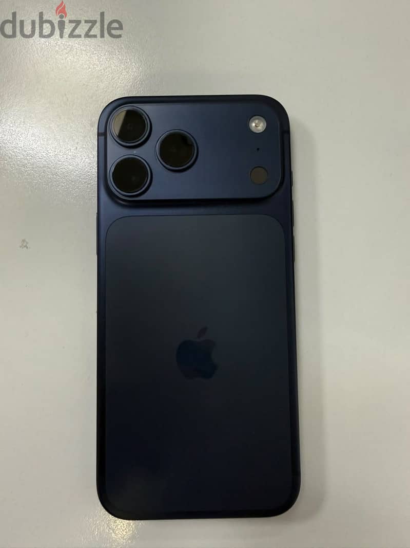 Apple - iPhone 17 Pro Max 4