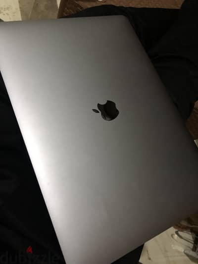 MacBook Pro 2019 15.5inch 16 ram core i7