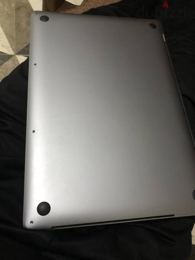 MacBook Pro 2019 15.5inch 16 ram core i7 4