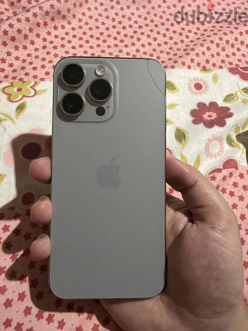 iPhone 15 Pro Max - 85% Battery 2
