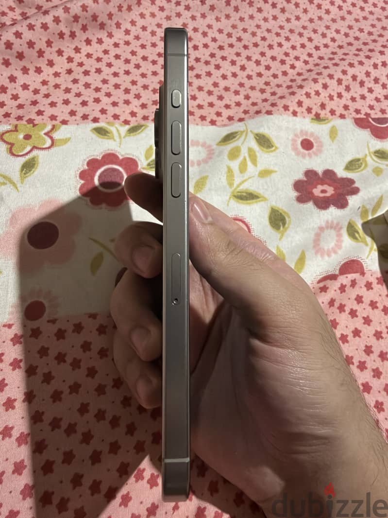 iPhone 15 Pro Max - 85% Battery 4