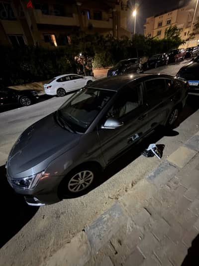 Hyundai Elantra 2025
