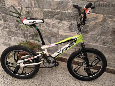 عجلة من نوع BMX Freestyle  مقاس 20