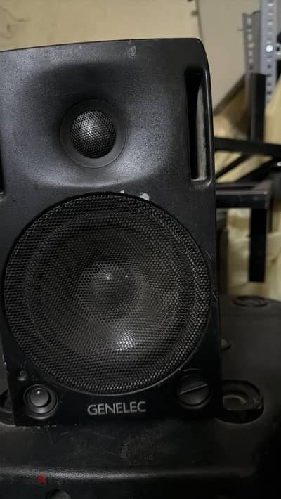 زوج سماعات استوديو جينليك (Genelec A Studio Monitors1029) بحالة ممتازة زوج سماعات استوديو جينليك (Genelec A Studio Monitors1029) بحالة ممتازة