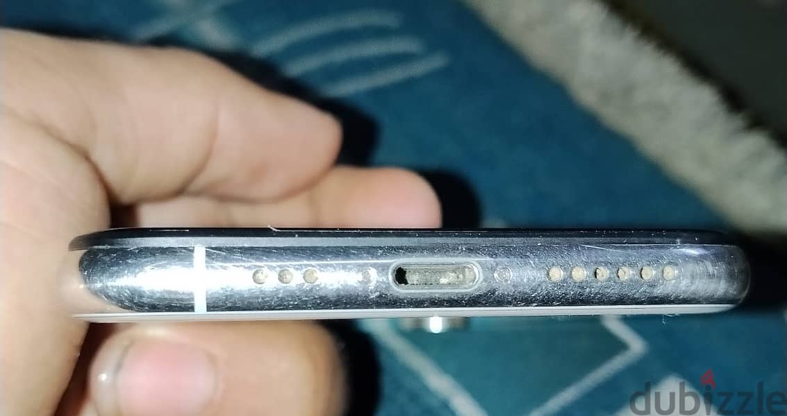 ايفون اكس اس 4